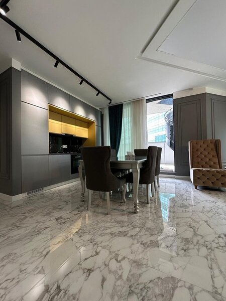 Pipera, penthouse exclusivist cu terasa de 200 mp.